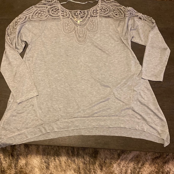 Kori Tops - Crocheted gray tee